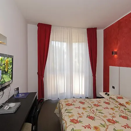Eur Hotel 3*